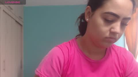 Anthonela Queen online show from December 2025 12:10:01 PM