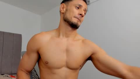 Adonys Creeb online show from November 2025 05:11:01 AM