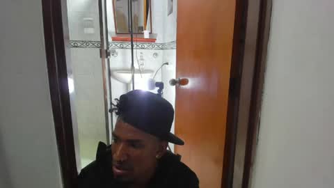 Snapshot of anthoy_wayans chatting on June 2026 12:34:02 AM online show from June 2026 12:34:02 AM