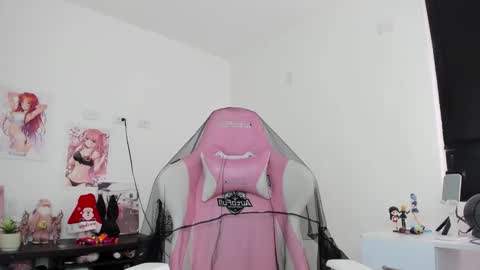 Antonella online show from December 2025 08:15:02 PM