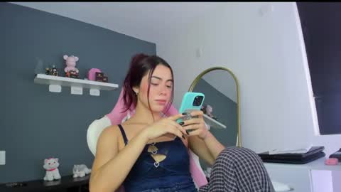 Snapshot of antonella_28_ chatting on July 2026 09:43:01 PM Antonella online show from July 2026 09:43:01 PM