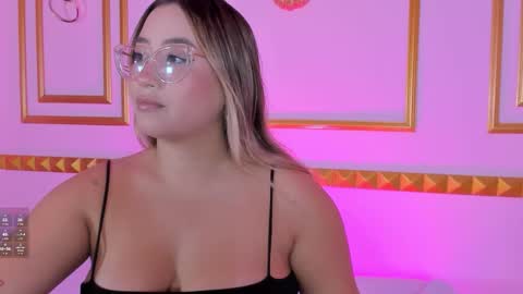 A N T O N E L L A  online show from October 2025 12:50:02 PM