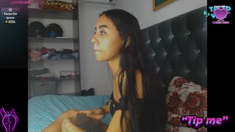 Snapshot of antonellaandnoah chatting on January 2025 03:49:02 PM AntonellaAndNoah online show from January 2025 03:49:02 PM