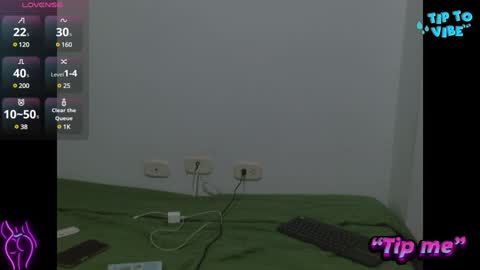 Snapshot of antonellaandnoah chatting on February 2025 01:32:02 AM AntonellaAndNoah online show from February 2025 01:32:02 AM