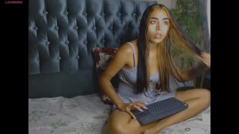 Snapshot of antonellaandnoah chatting on February 2025 10:54:01 PM AntonellaAndNoah online show from February 2025 10:54:01 PM