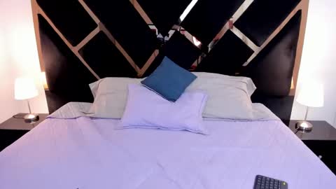 My name is Andrea  thumb up me please its important online show from March 2025 04:40:02 PM