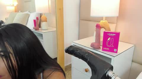 Antonia online show from March 2026 01:37:01 PM