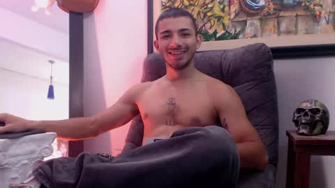 Snapshot of antoniocuervo chatting on January 2025 04:35:01 PM Hadez online show from January 2025 04:35:01 PM