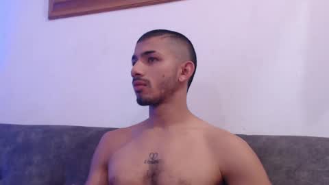 Snapshot of antoniocuervo chatting on March 2025 12:17:01 PM Hadez online show from March 2025 12:17:01 PM