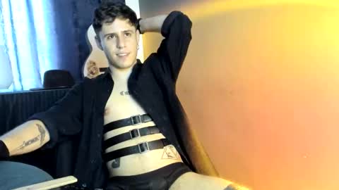 antonnello_ online show from October 2025 09:48:02 PM