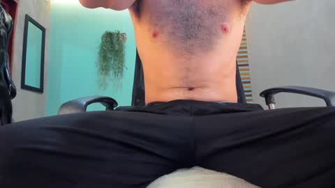 Juan Camilo online show from December 2024 06:28:02 PM