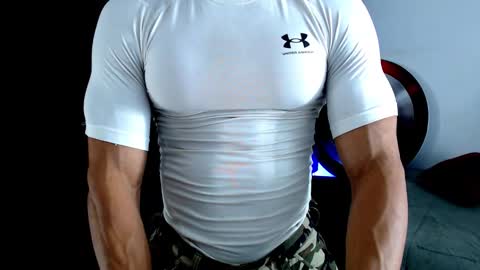 Snapshot of antonywebb94 chatting on February 2026 04:11:01 AM Instagram miguelangel1802 online show from February 2026 04:11:01 AM