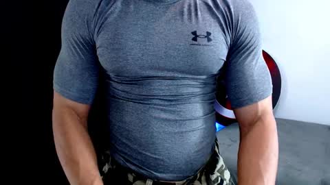 Snapshot of antonywebb94 chatting on February 2026 04:43:02 AM Instagram miguelangel1802 online show from February 2026 04:43:02 AM