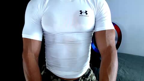 Snapshot of antonywebb94 chatting on February 2026 04:58:02 PM Instagram miguelangel1802 online show from February 2026 04:58:02 PM