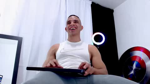 Snapshot of antonywebb94 chatting on May 2026 01:55:02 AM Instagram miguelangel1802 online show from May 2026 01:55:02 AM