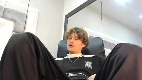 Anthony King online show from October 2025 08:08:01 PM
