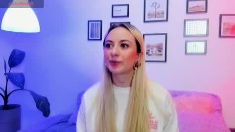 Snapshot of anttoniia chatting on February 2025 12:58:02 PM Antonia online show from February 2025 12:58:02 PM