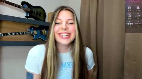 Snapshot of anya_seven chatting on September 2025 06:35:01 PM Anya online show from September 2025 06:35:01 PM