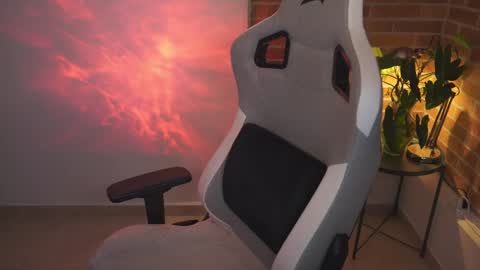 anya online show from February 2025 12:41:01 AM