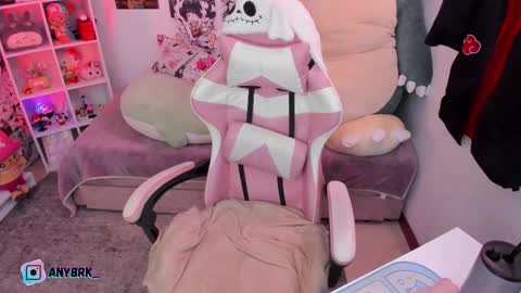 Any online show from October 2025 03:54:02 AM