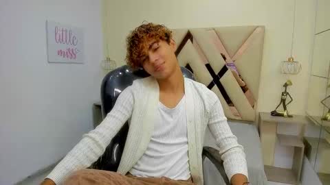 Snapshot of anyelotwink chatting on February 2026 08:38:01 PM anyelotwink online show from February 2026 08:38:01 PM