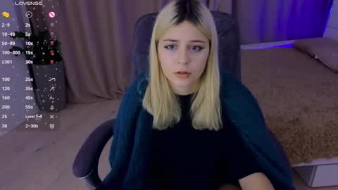 ApheliaStar online show from December 2025 03:17:01 PM