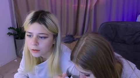 ApheliaStar online show from December 2025 04:45:02 PM