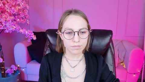 Snapshot of aphexqueen chatting on December 2024 01:22:02 PM APHEX QUEEN online show from December 2024 01:22:02 PM