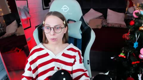 Snapshot of aphexqueen chatting on December 2024 04:32:02 PM APHEX QUEEN online show from December 2024 04:32:02 PM