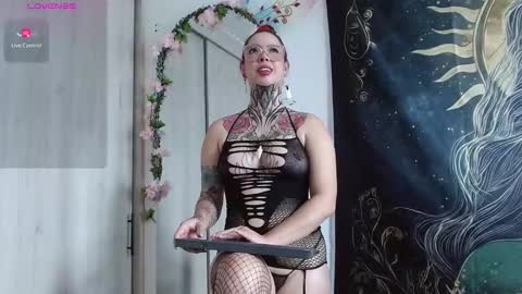 aphrodite__bloom online show from November 2025 06:29:02 PM