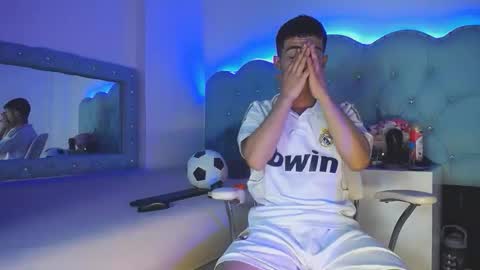 Snapshot of apolo_richards chatting on February 2026 08:18:01 PM Apolo Richards online show from February 2026 08:18:01 PM