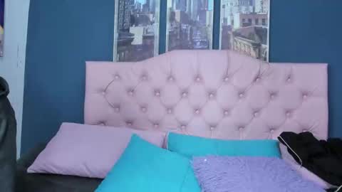 sofi y kevin online show from September 2025 02:02:02 AM