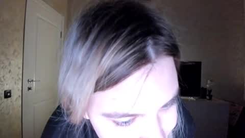 appleyummybuns online show from November 2025 10:50:02 AM