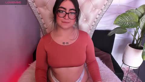 apprilfoxx online show from September 2025 03:12:02 PM