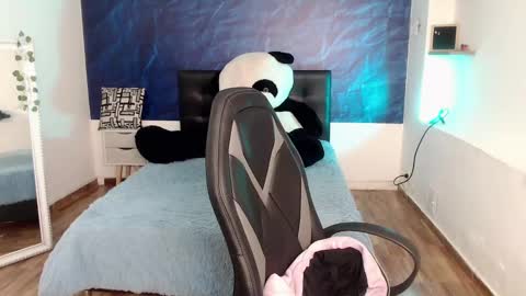 Snapshot of april_dumont chatting on December 2024 07:03:02 PM April online show from December 2024 07:03:02 PM