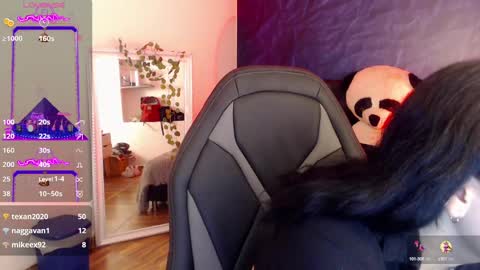 Snapshot of april_dumont chatting on January 2025 04:08:02 PM April online show from January 2025 04:08:02 PM