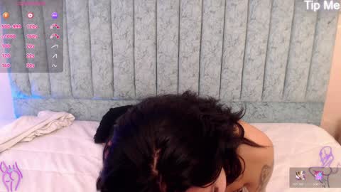 Snapshot of april_dumont chatting on February 2025 05:40:02 PM April online show from February 2025 05:40:02 PM