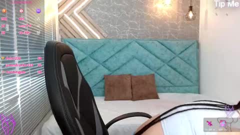 Snapshot of april_dumont chatting on February 2025 06:31:01 PM April online show from February 2025 06:31:01 PM