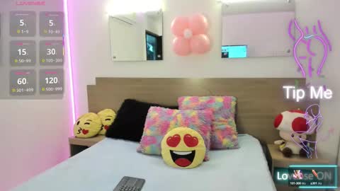 Snapshot of april_dumont chatting on September 2025 11:32:02 AM April online show from September 2025 11:32:02 AM