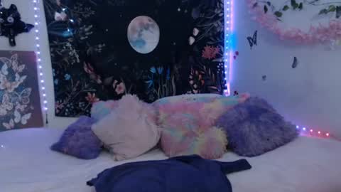 april_l6 online show from August 2026 12:45:02 AM
