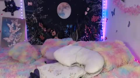 april_l6 online show from August 2026 10:22:02 PM