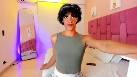 aprill_fox online show from October 2025 08:50:01 PM