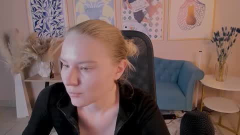 Snapshot of aprilserenity chatting on September 2025 01:38:01 PM April. All year round. online show from September 2025 01:38:01 PM