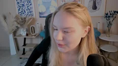 Snapshot of aprilserenity chatting on September 2025 01:43:01 AM April. All year round. online show from September 2025 01:43:01 AM