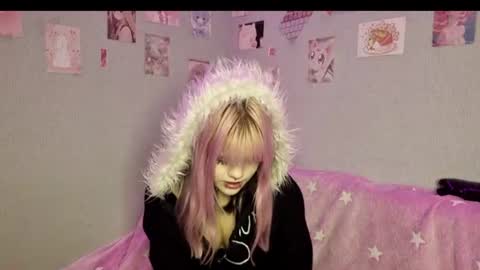Alice D online show from June 2026 07:49:01 PM