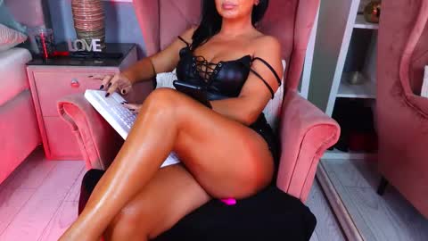 AQueenMonica online show from September 2025 06:41:02 PM