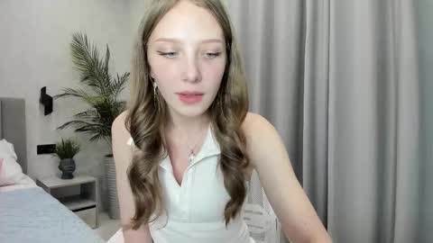 Lina online show from September 2025 09:11:02 AM