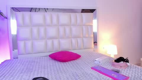 Snapshot of aradia_01 chatting on December 2024 05:27:02 AM online show from December 2024 05:27:02 AM