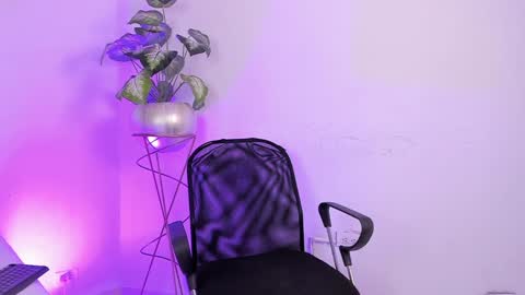 Snapshot of aradia_01 chatting on January 2025 05:26:02 AM online show from January 2025 05:26:02 AM