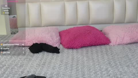 Snapshot of aradia_01 chatting on February 2025 05:35:02 AM online show from February 2025 05:35:02 AM